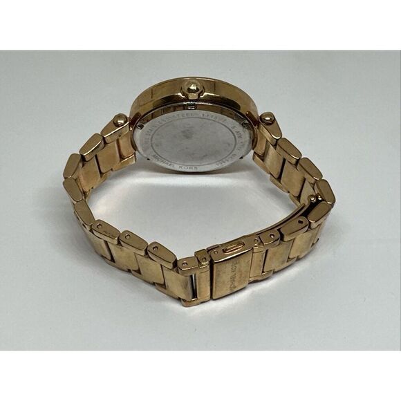 Michael Kors Parker MK5865 Women Rose Gold Analog Dial Quartz Wrist Watch NUL39